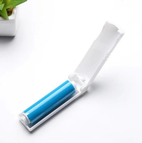 Portable foldable hair removal brush roller